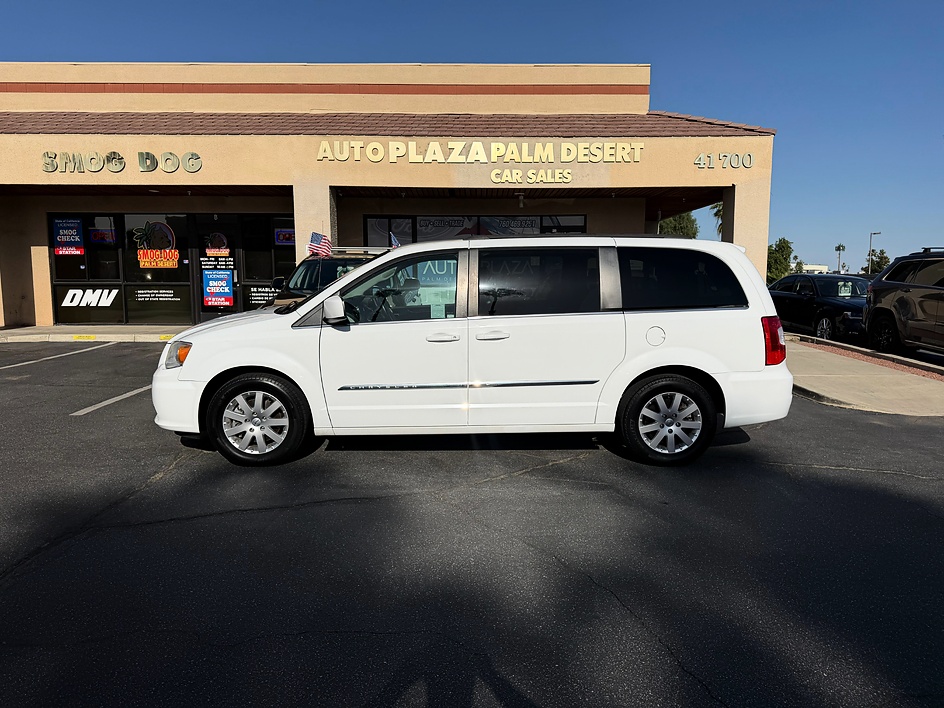 2015 Chrysler Town & Country Touring - Photo 18