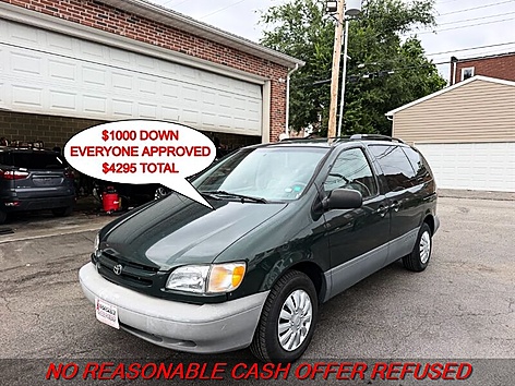 2000 Toyota Sienna LE's photo