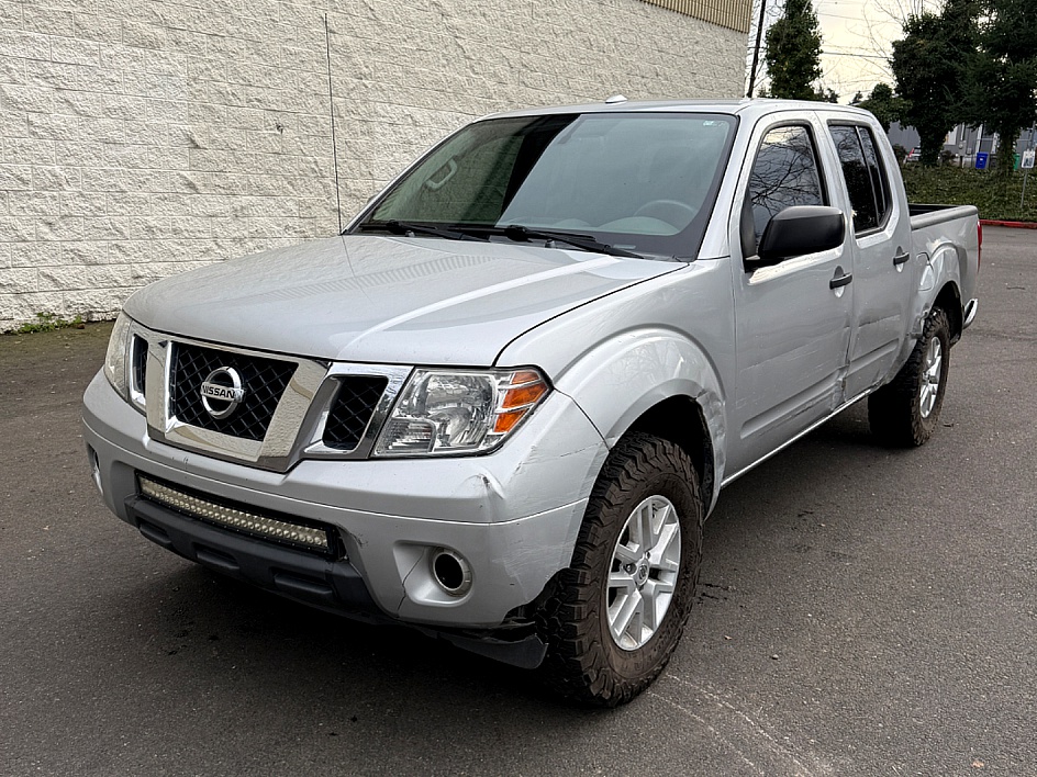 2016 Nissan Frontier SV's photo