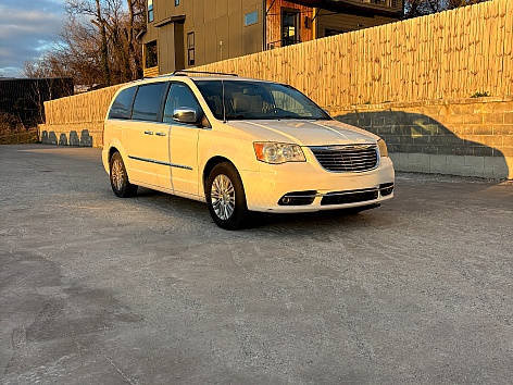 2013 Chrysler Town & Country Limited