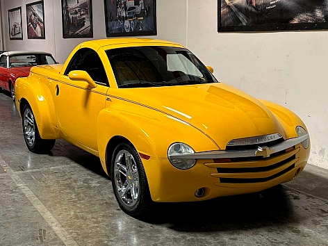 2004 Chevrolet SSR LS