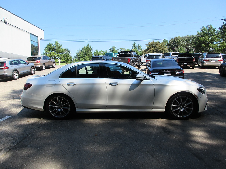 Mercedes-Benz E-Class photo 4