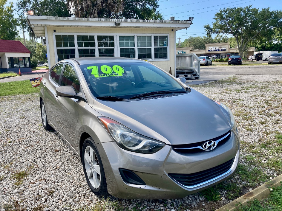 2011 Hyundai Elantra GLS's photo