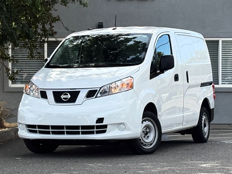 2020 Nissan NV200 S's photo