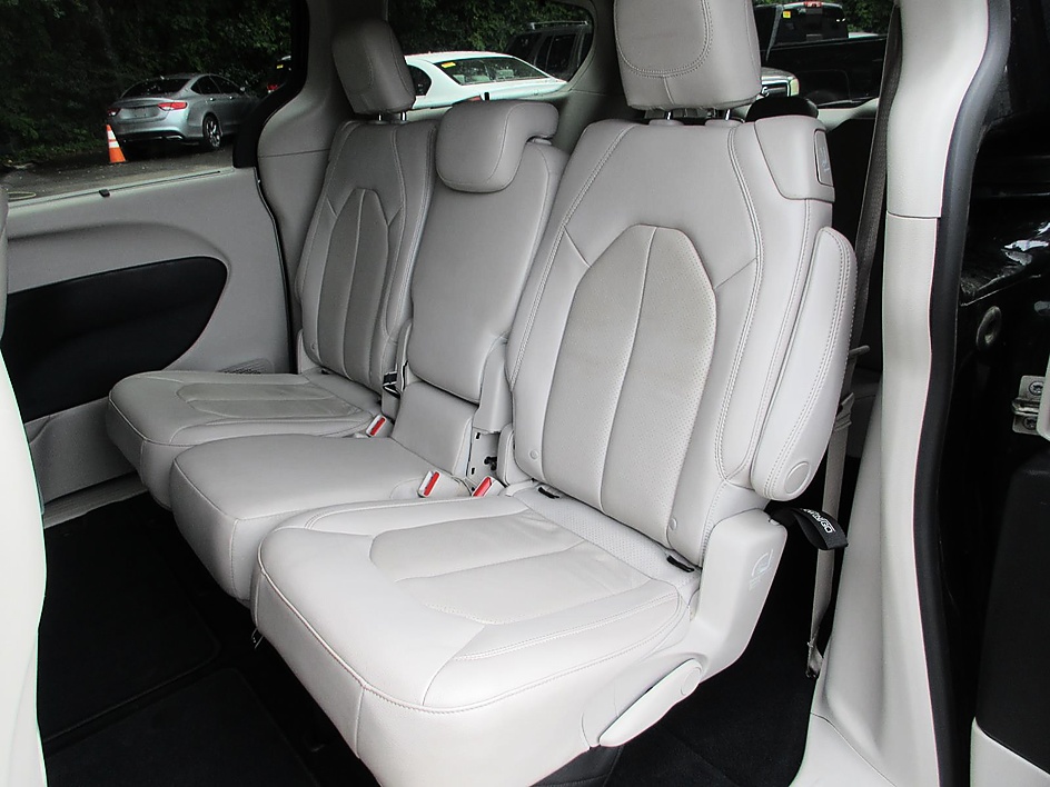 2019 Chrysler Pacifica Touring L Plus - Photo 19
