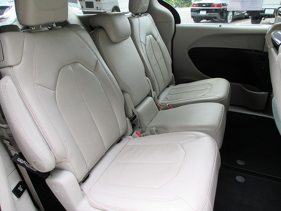 2019 Chrysler Pacifica Touring L Plus - Photo 25