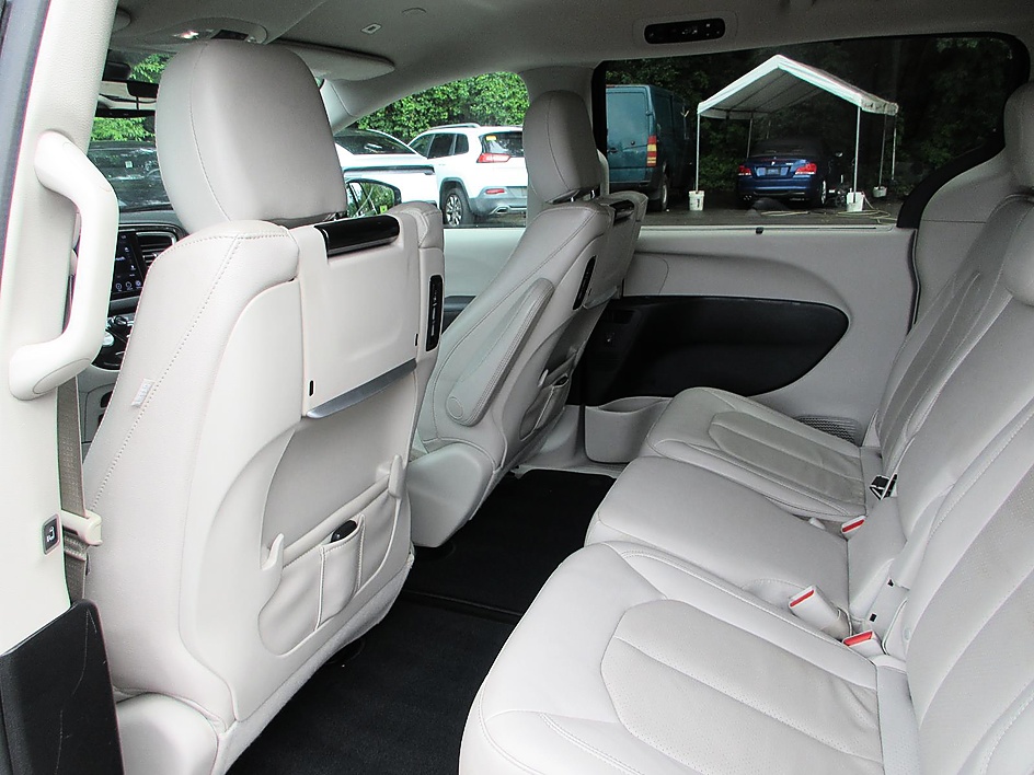 2019 Chrysler Pacifica Touring L Plus - Photo 18