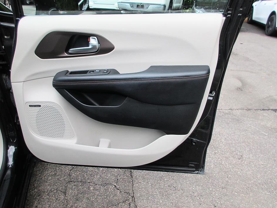 2019 Chrysler Pacifica Touring L Plus - Photo 32