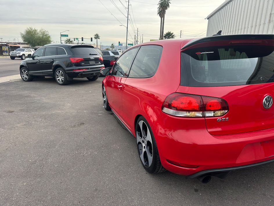 2010 Volkswagen GTI Base - Photo 10