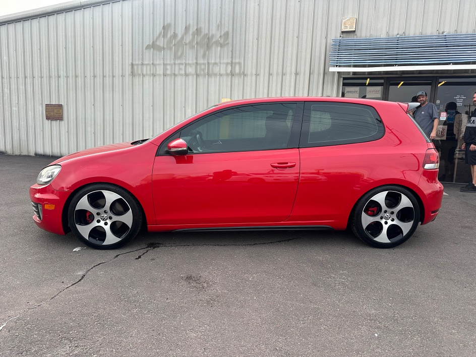 2010 Volkswagen GTI Base - Photo 6