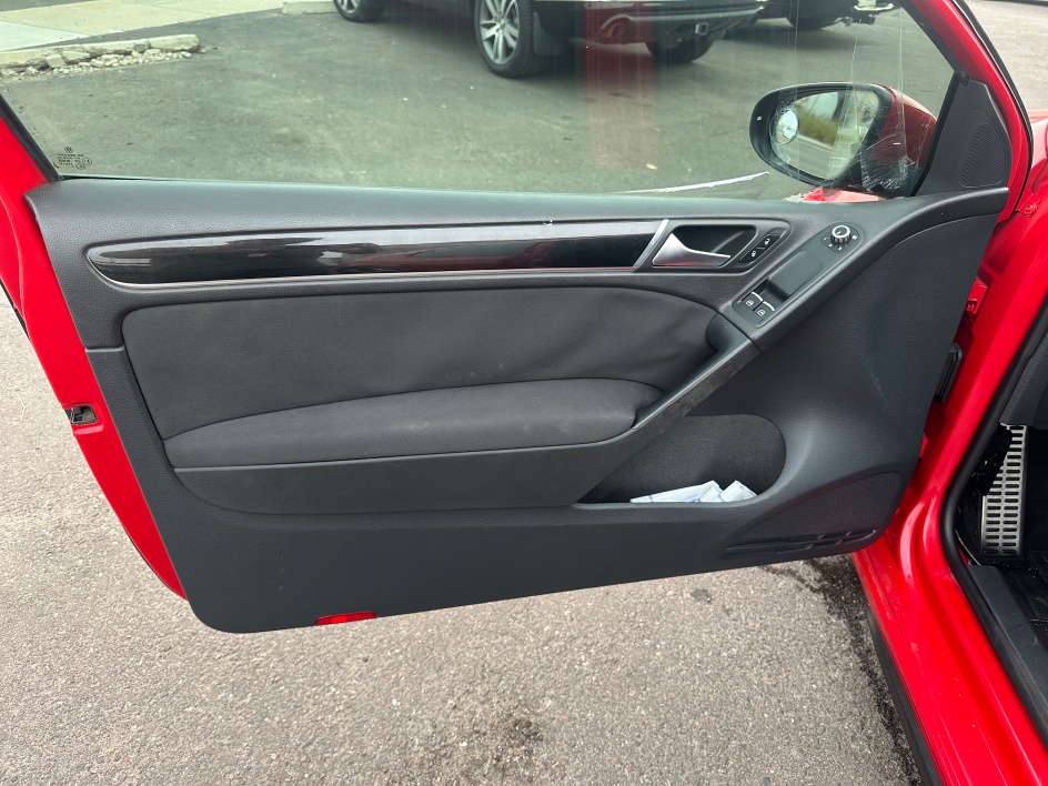 2010 Volkswagen GTI Base - Photo 17