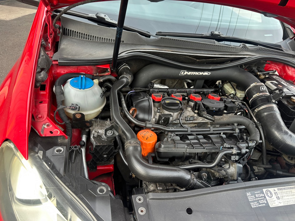 2010 Volkswagen GTI Base - Photo 19