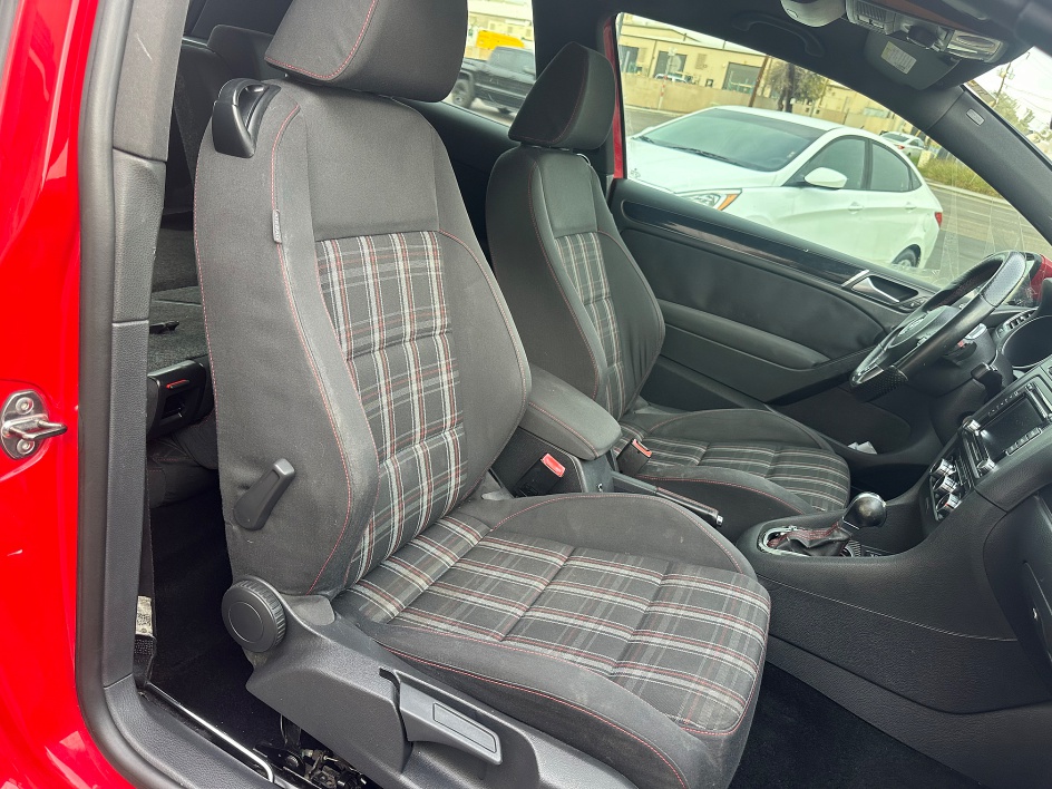 2010 Volkswagen GTI Base - Photo 14