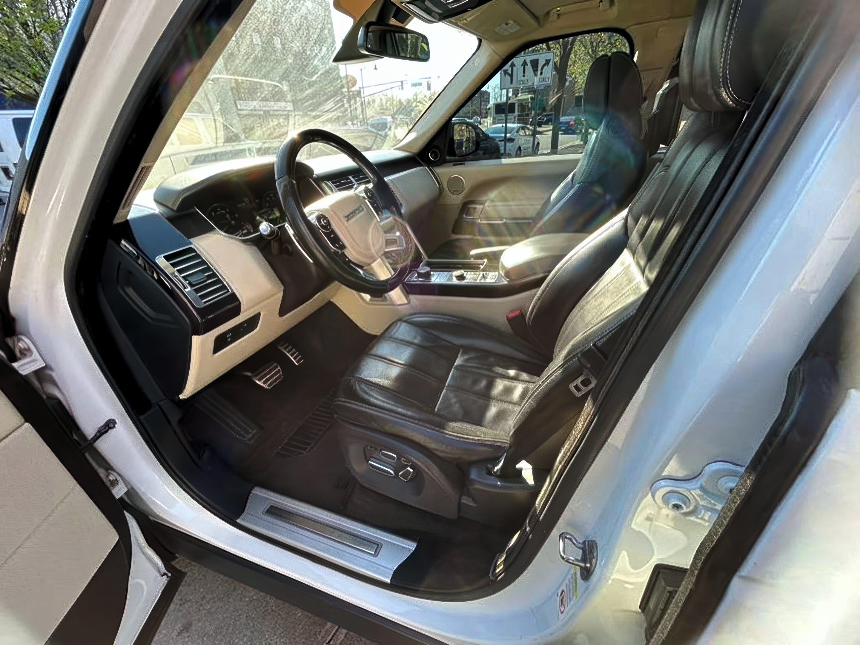 View vehicle photo 7