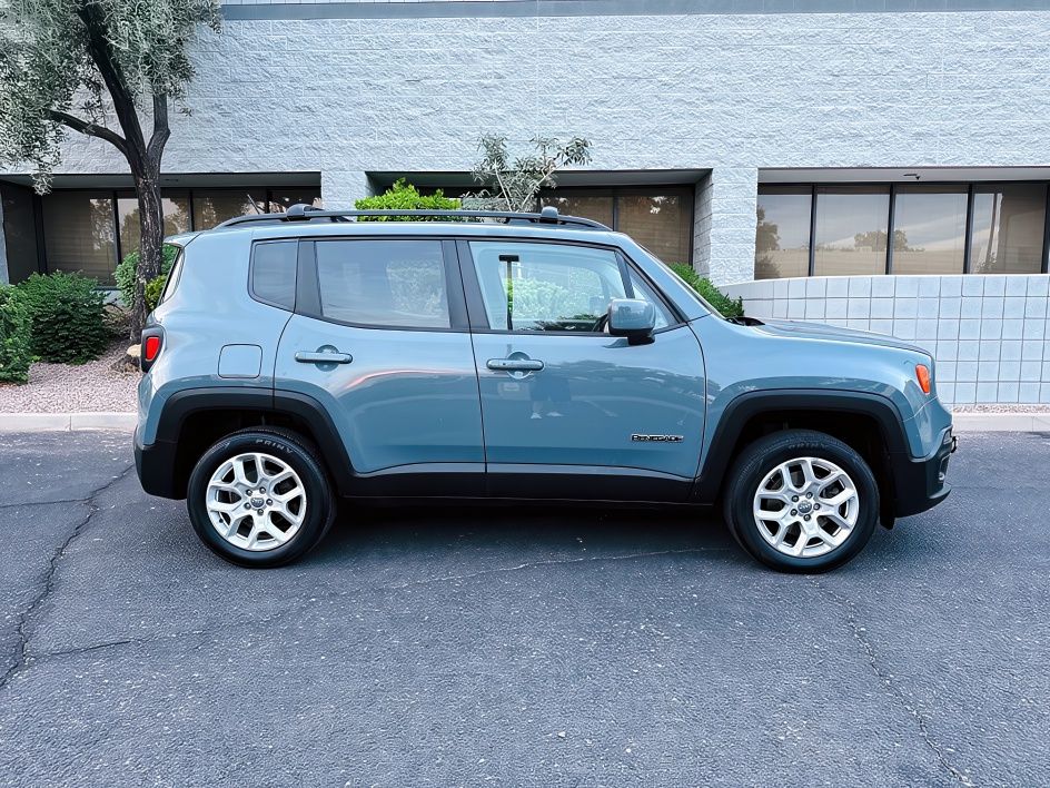 2017 Jeep Renegade Latitude North Edition photo 6