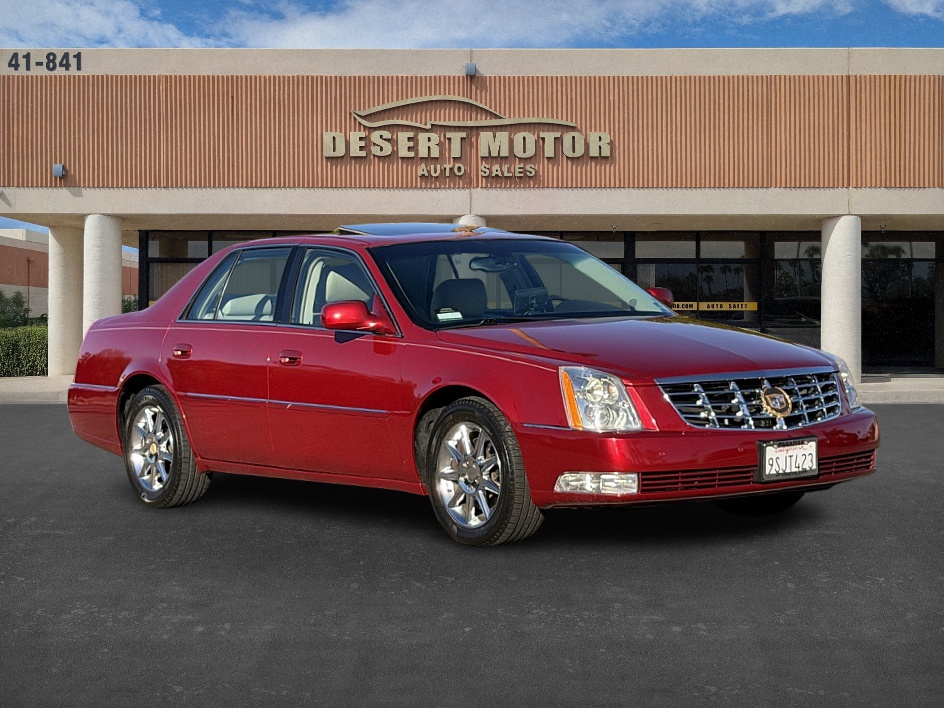 2011 Cadillac DTS Luxury Collection's photo
