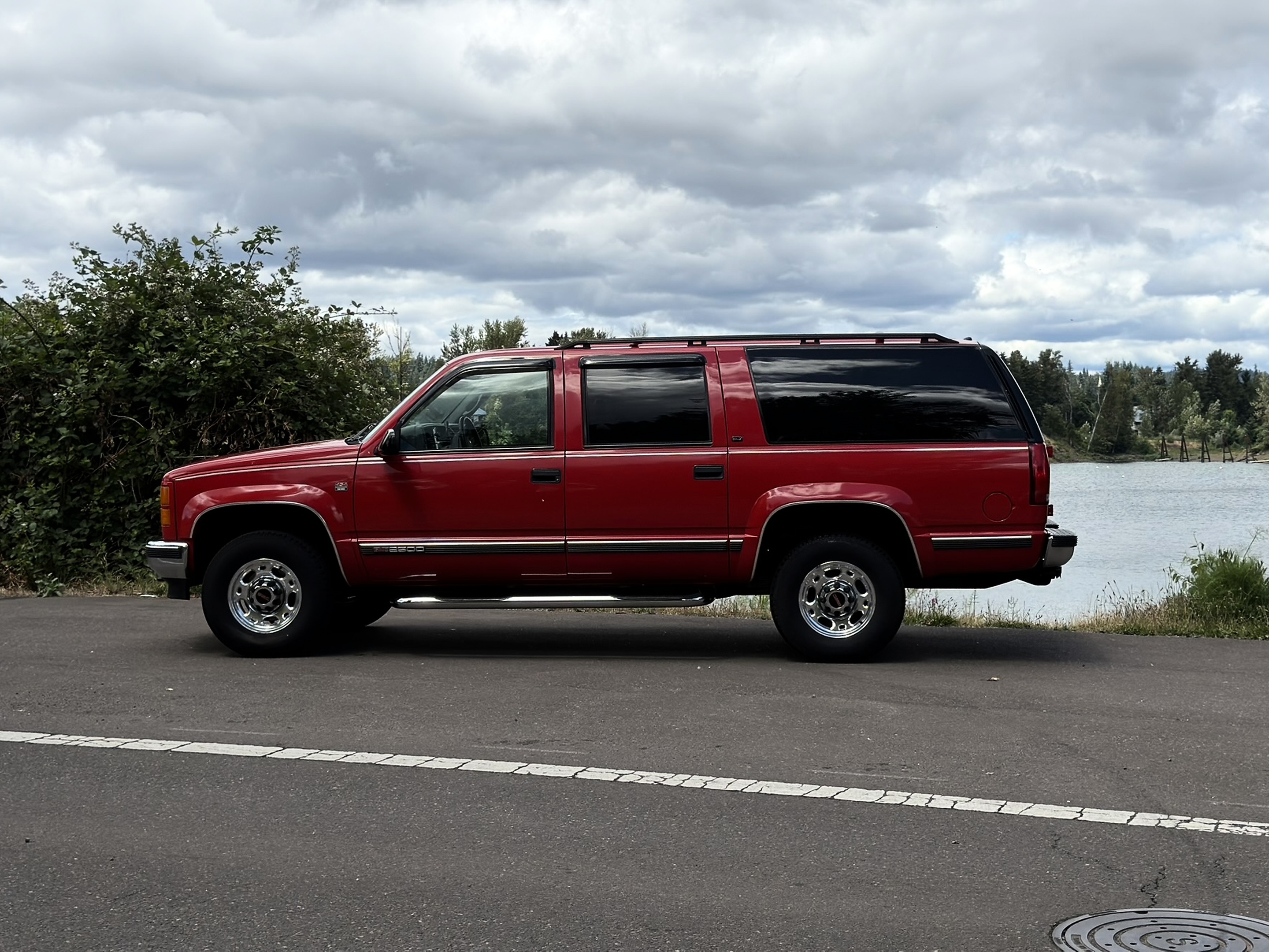 1997 GMC Suburban SL - Photo 3