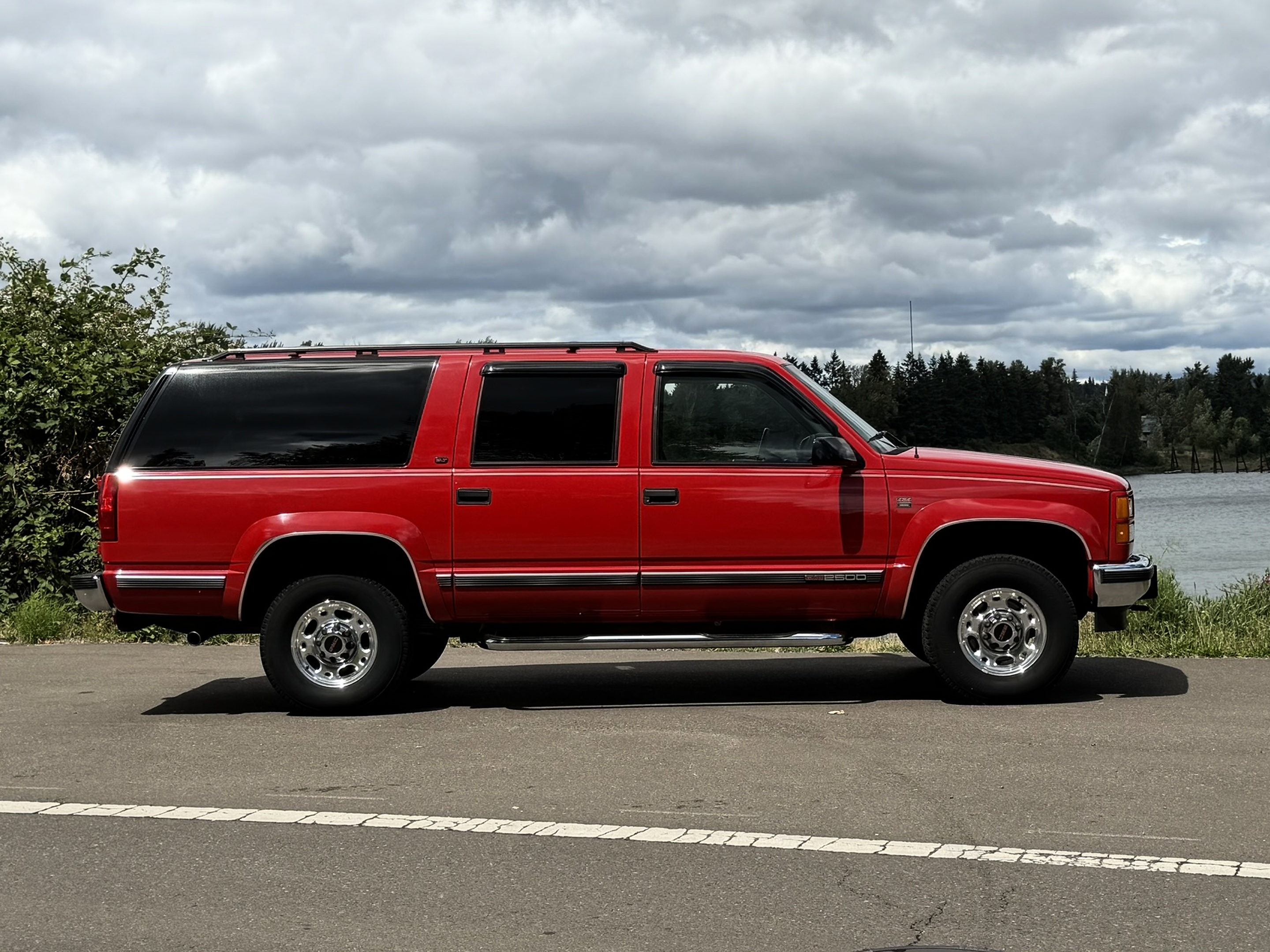 1997 GMC Suburban SL - Photo 13