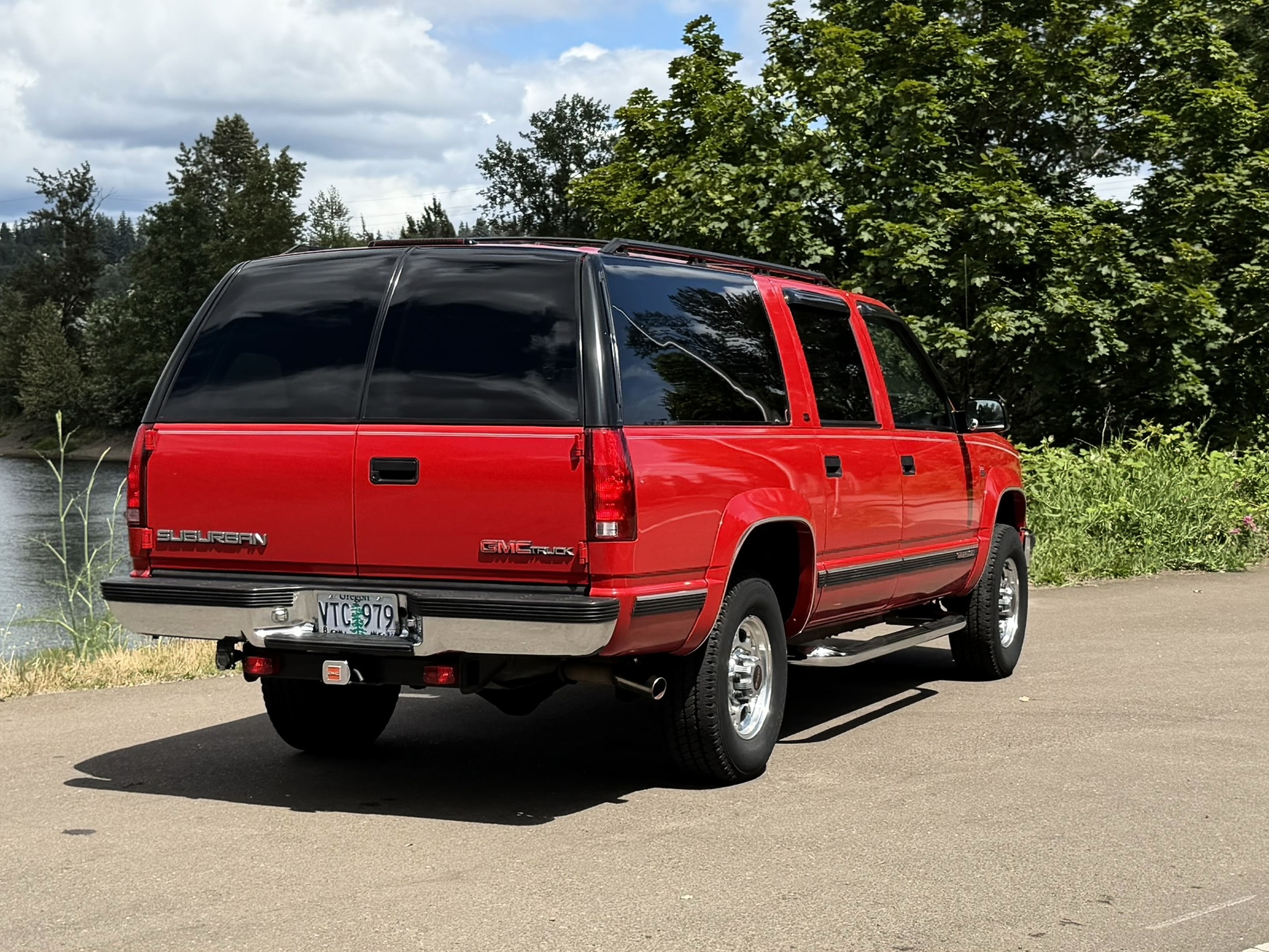 1997 GMC Suburban SL - Photo 11