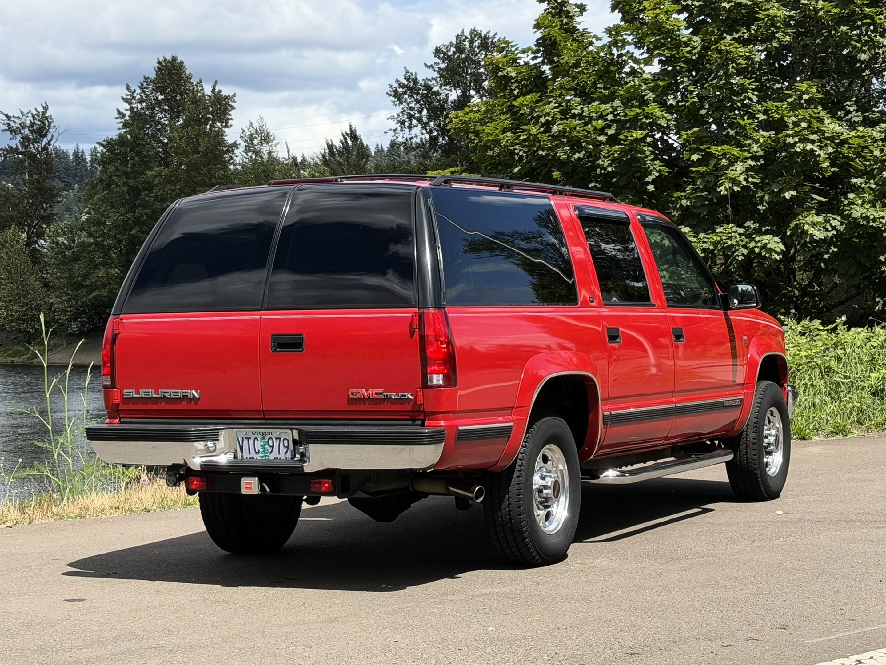 1997 GMC Suburban SL - Photo 12