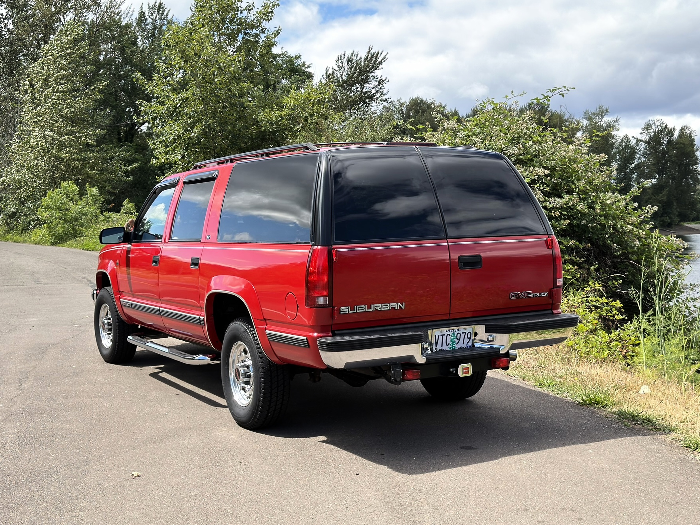 1997 GMC Suburban SL - Photo 5