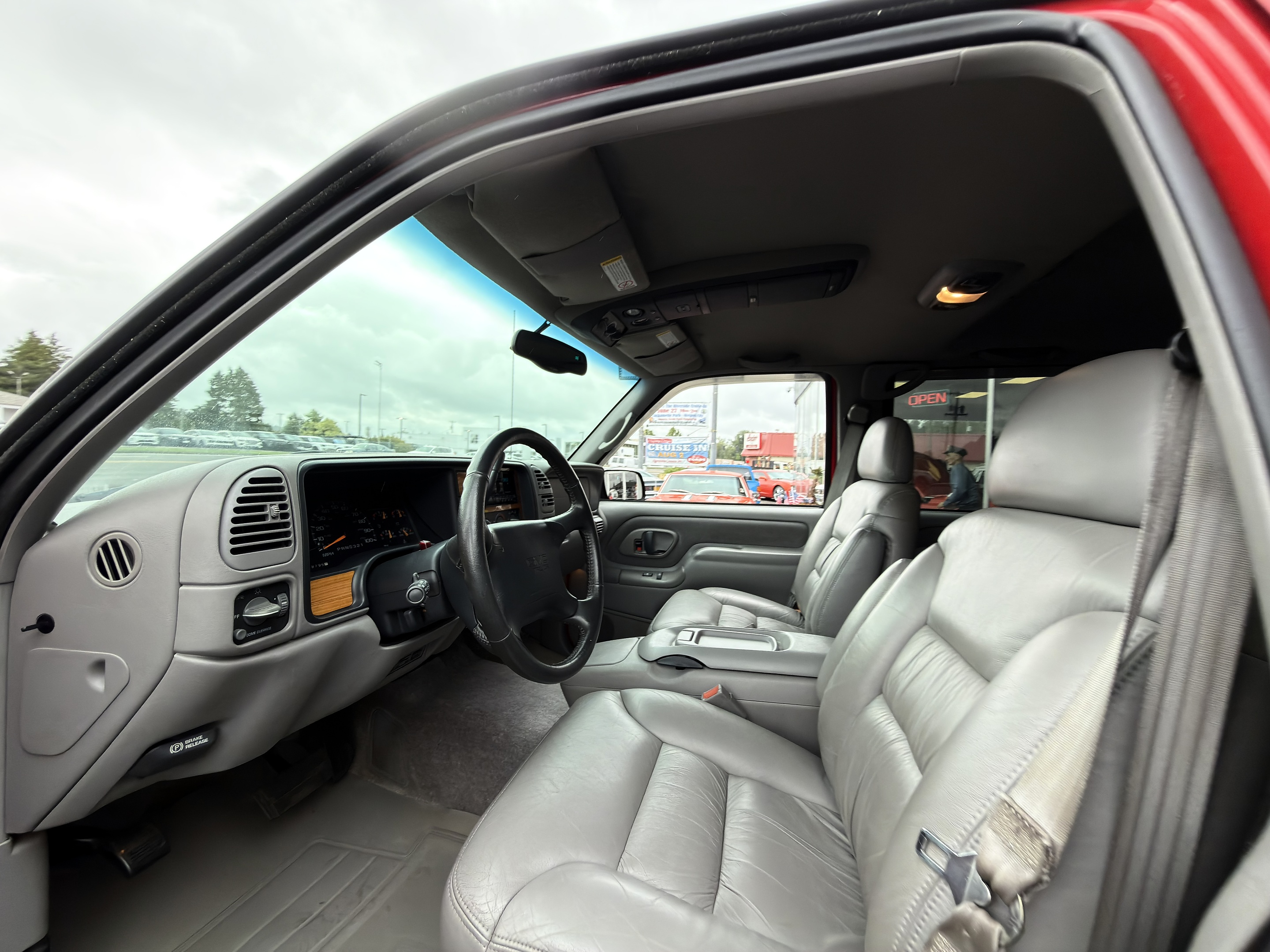 1997 GMC Suburban SL - Photo 25
