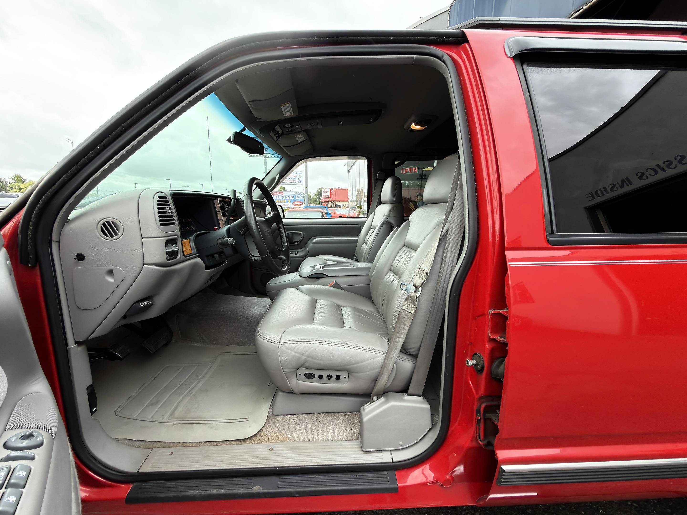 1997 GMC Suburban SL - Photo 24
