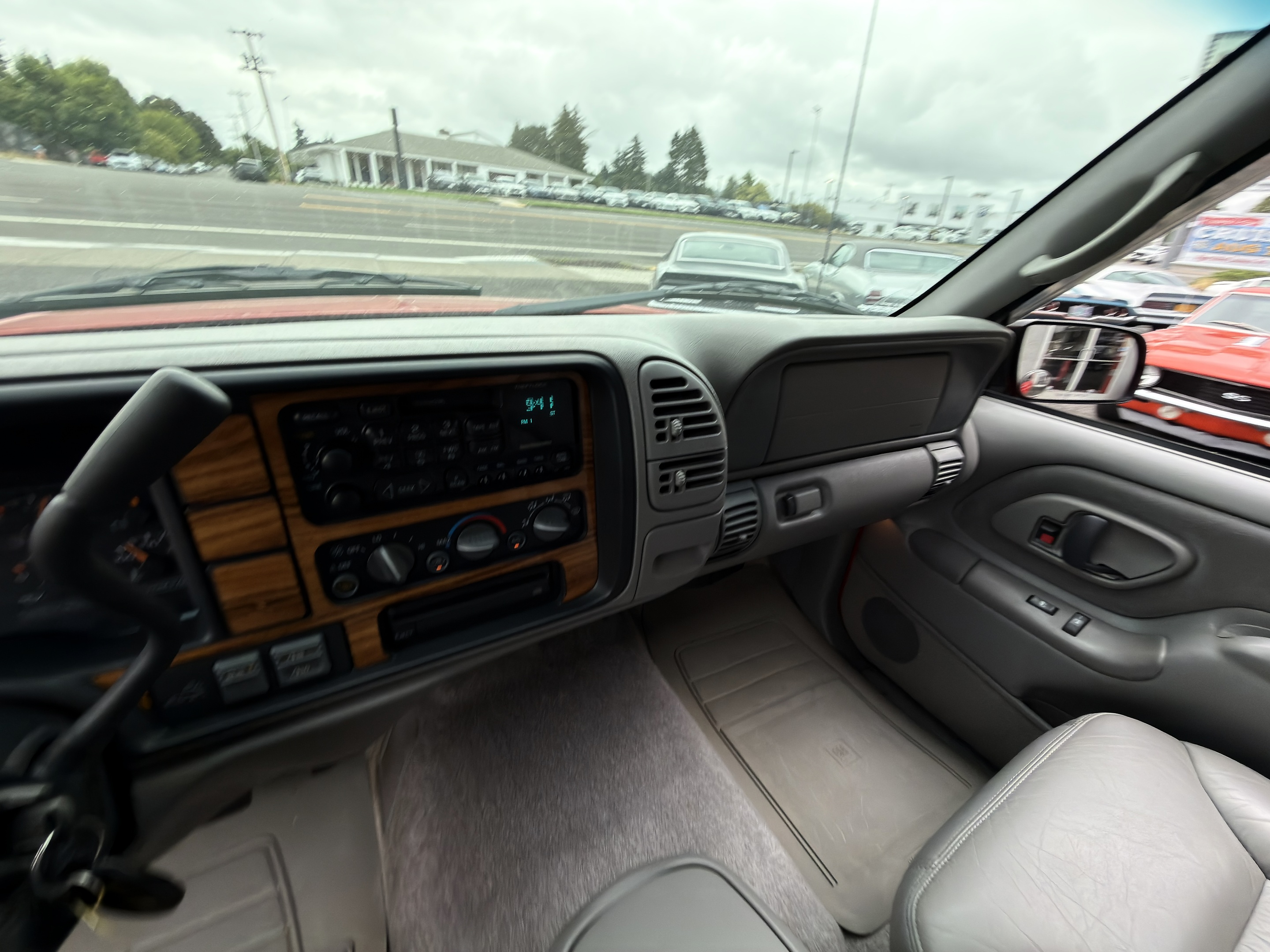 1997 GMC Suburban SL - Photo 31