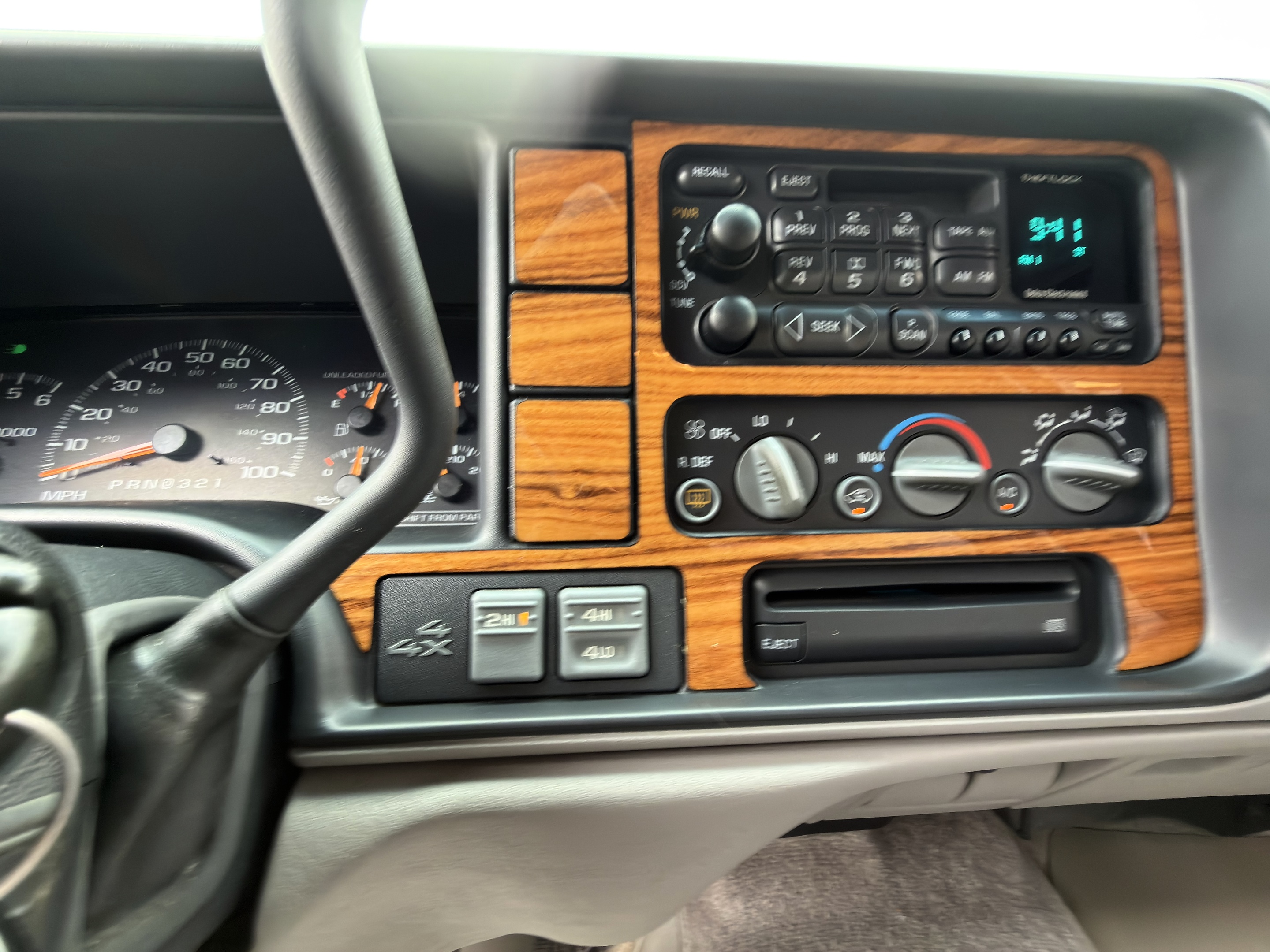 1997 GMC Suburban SL - Photo 42