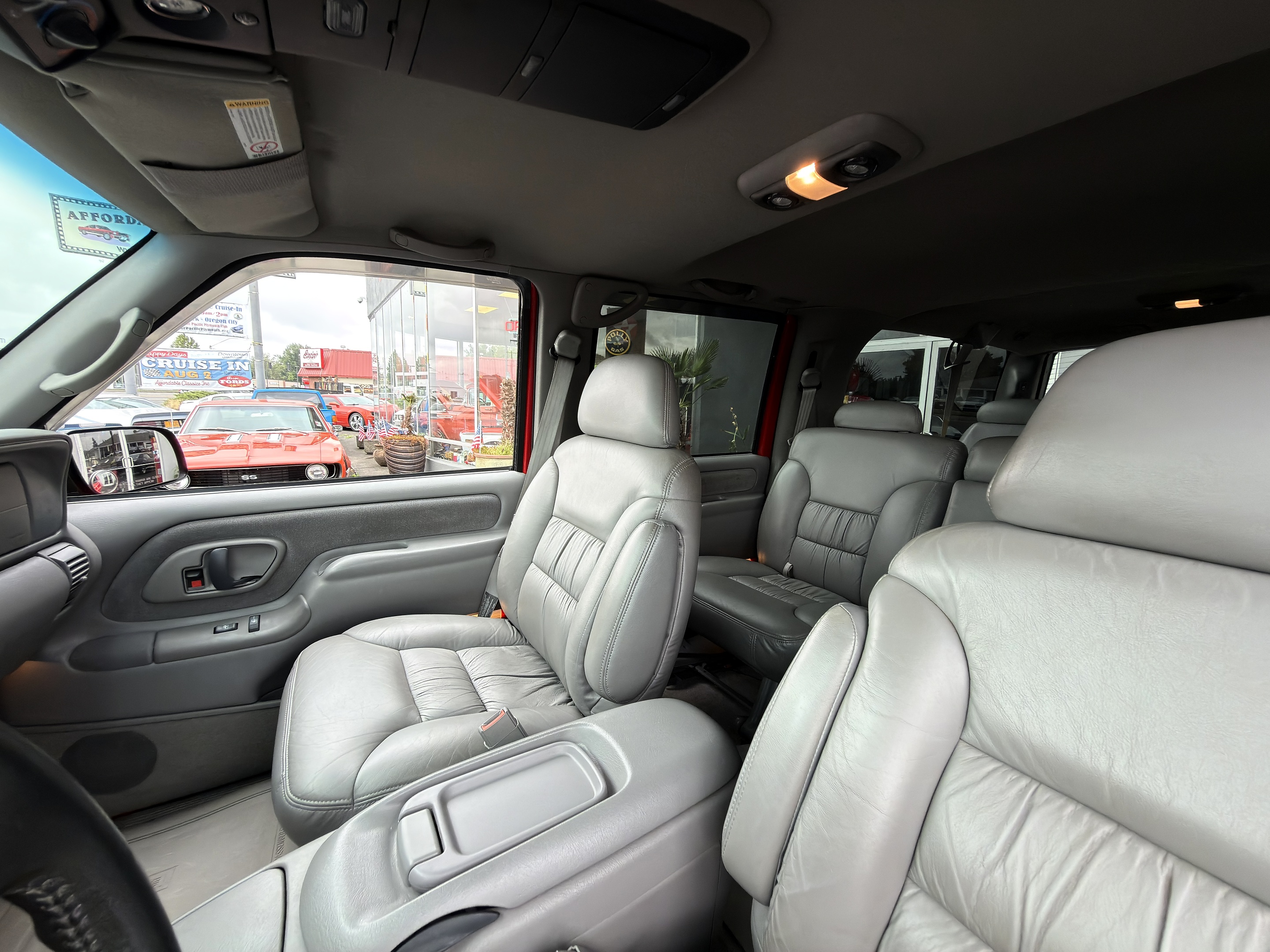 1997 GMC Suburban SL - Photo 47