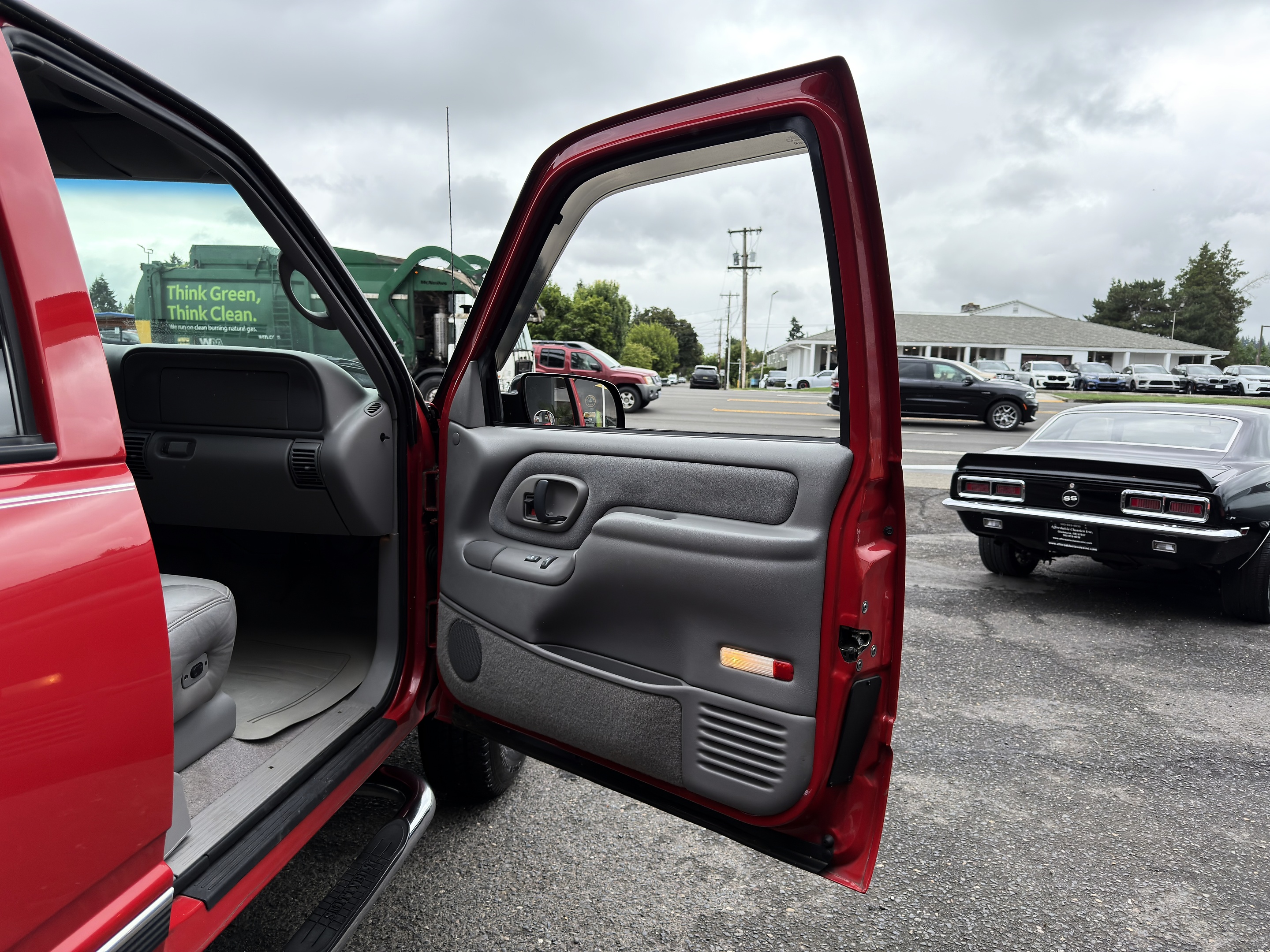 1997 GMC Suburban SL - Photo 48