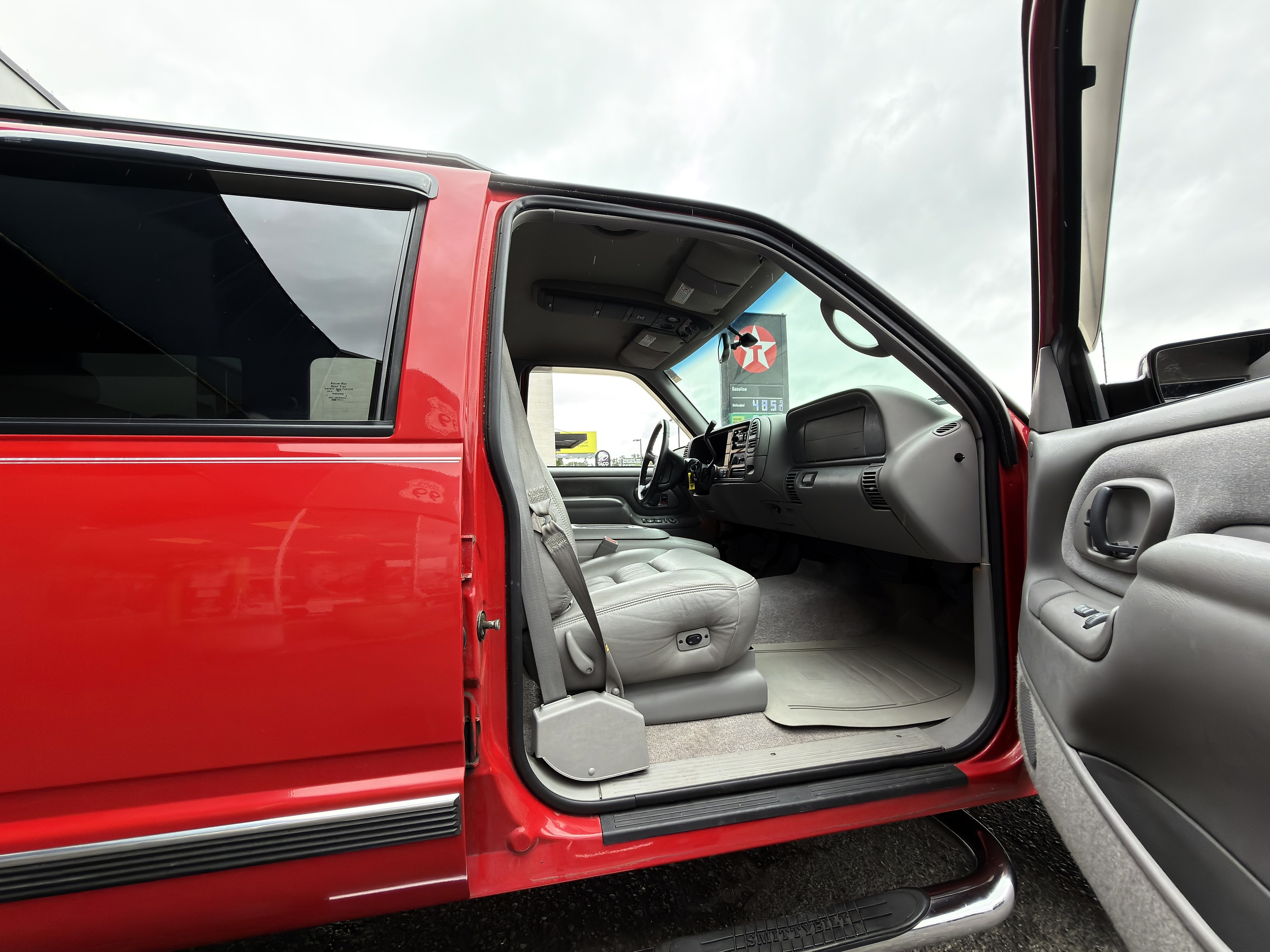 1997 GMC Suburban SL - Photo 68