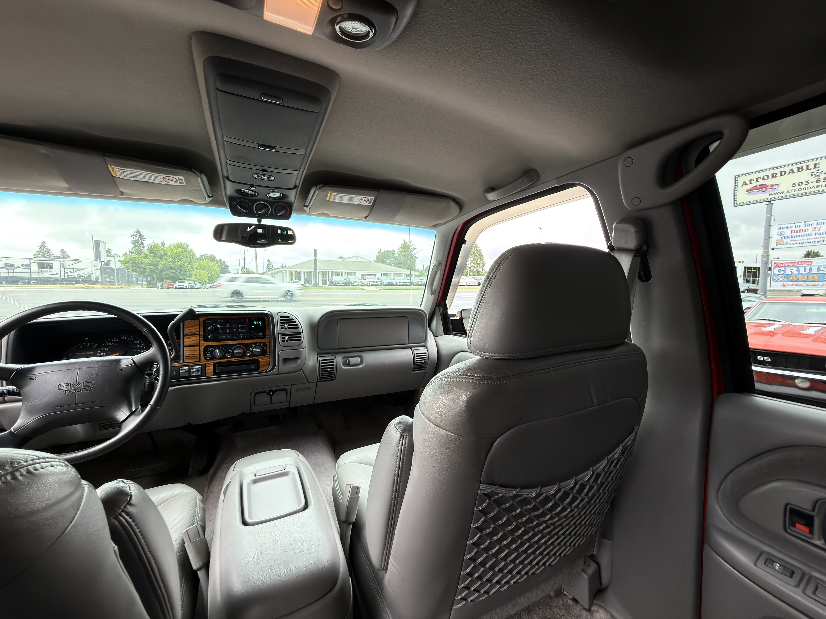 1997 GMC Suburban SL - Photo 81