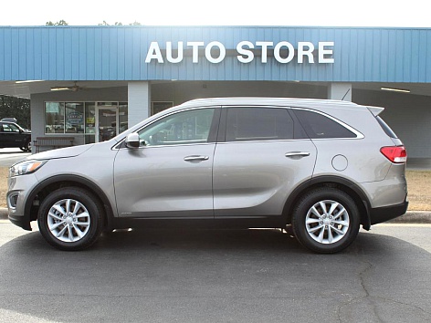 2017 Kia Sorento LX's photo