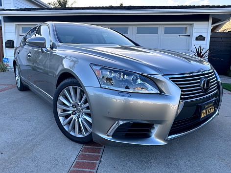 2016 Lexus LS Base's photo