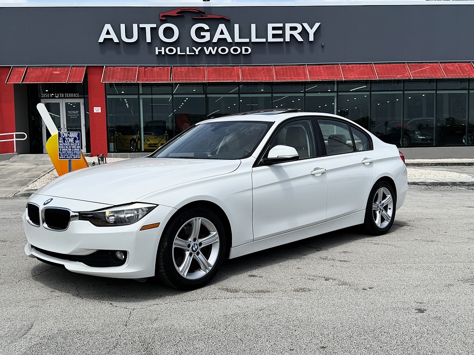 2014 BMW 3 Series 320i Sedan's photo