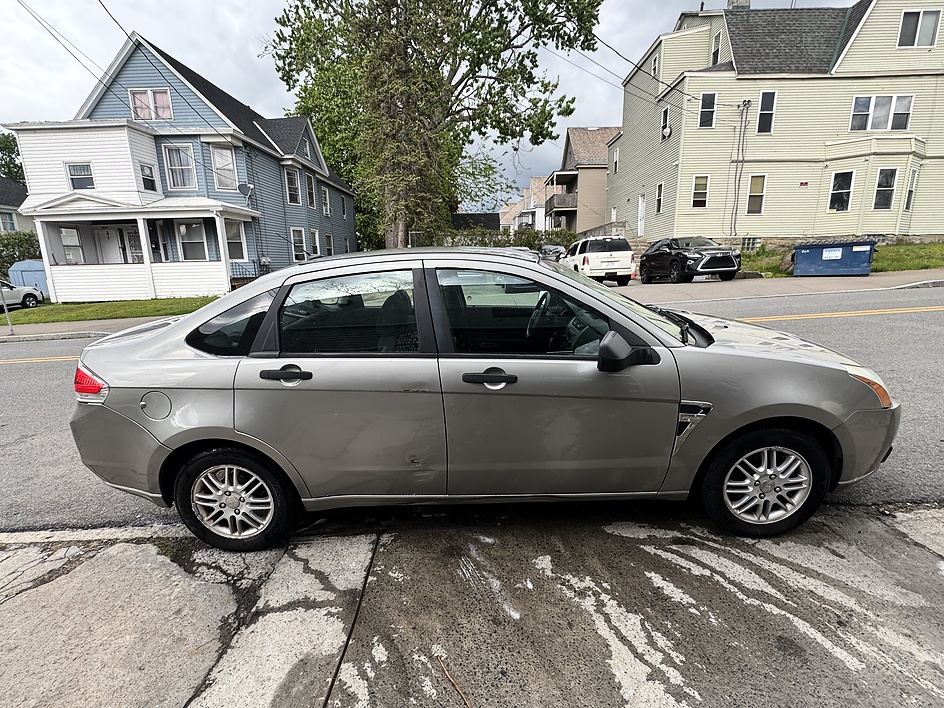 2008 Ford Focus SE - Photo 7