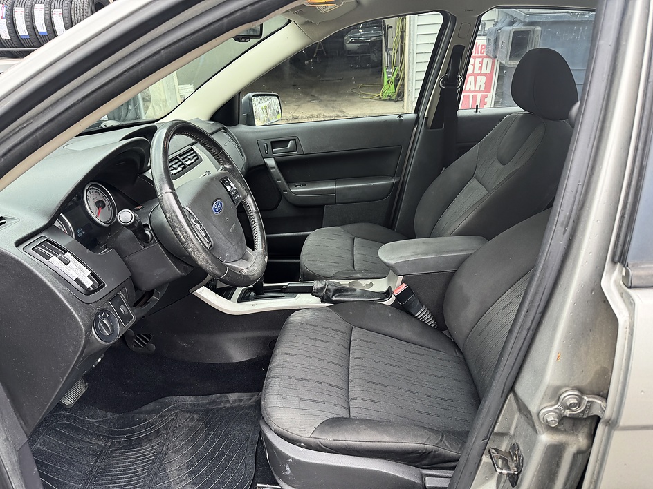 2008 Ford Focus SE - Photo 11