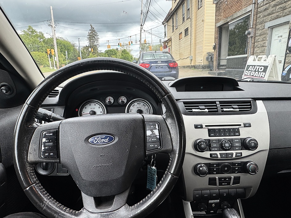 2008 Ford Focus SE - Photo 12