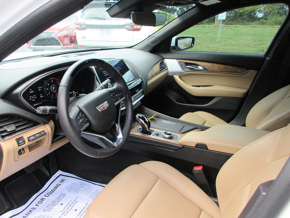 Cadillac CT5 photo 10