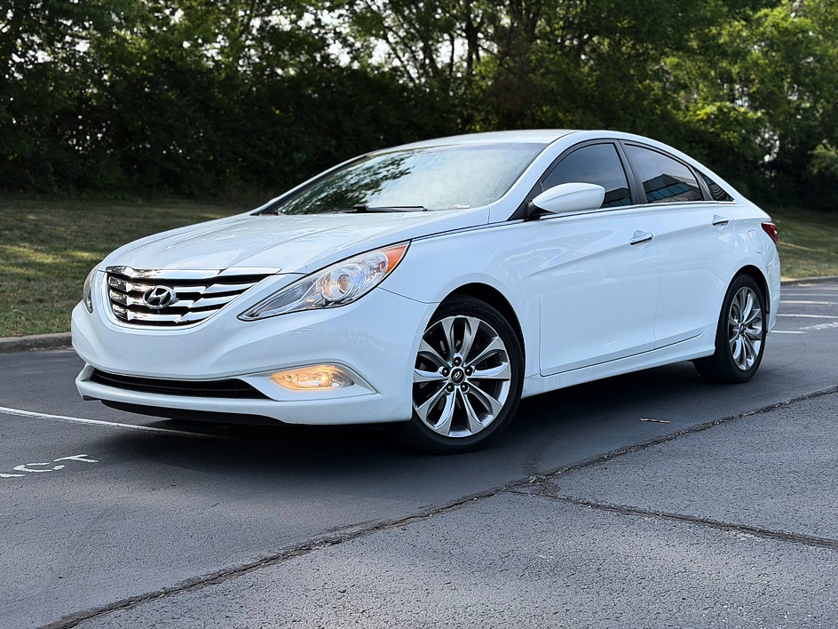 2013 Hyundai Sonata SE I4 A/T's photo