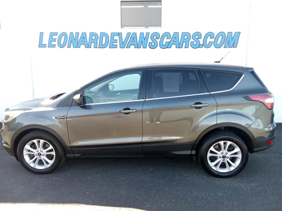 2017 FORD ESCAPE SE 4WD Leonard Evans Used Car Superstore