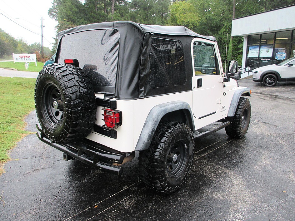 Jeep Wrangler photo 5