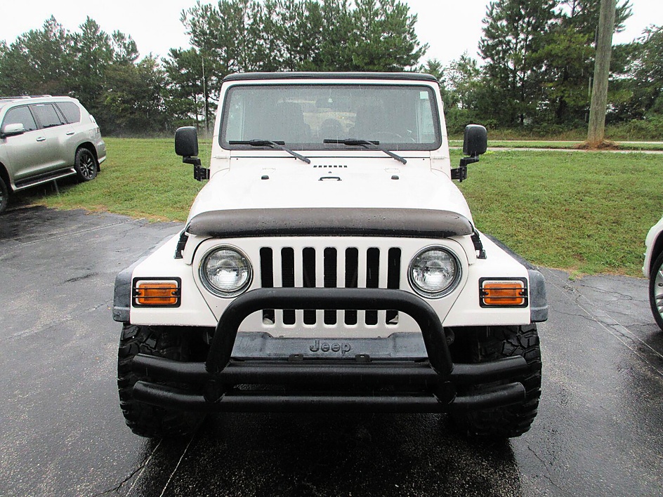 Jeep Wrangler photo 2
