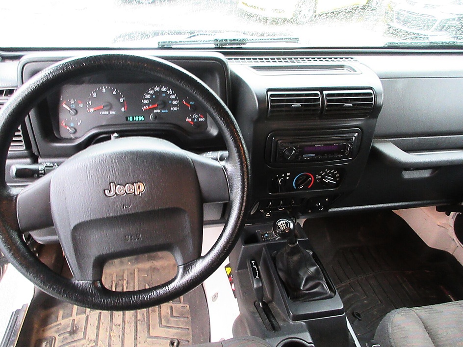 Jeep Wrangler photo 8