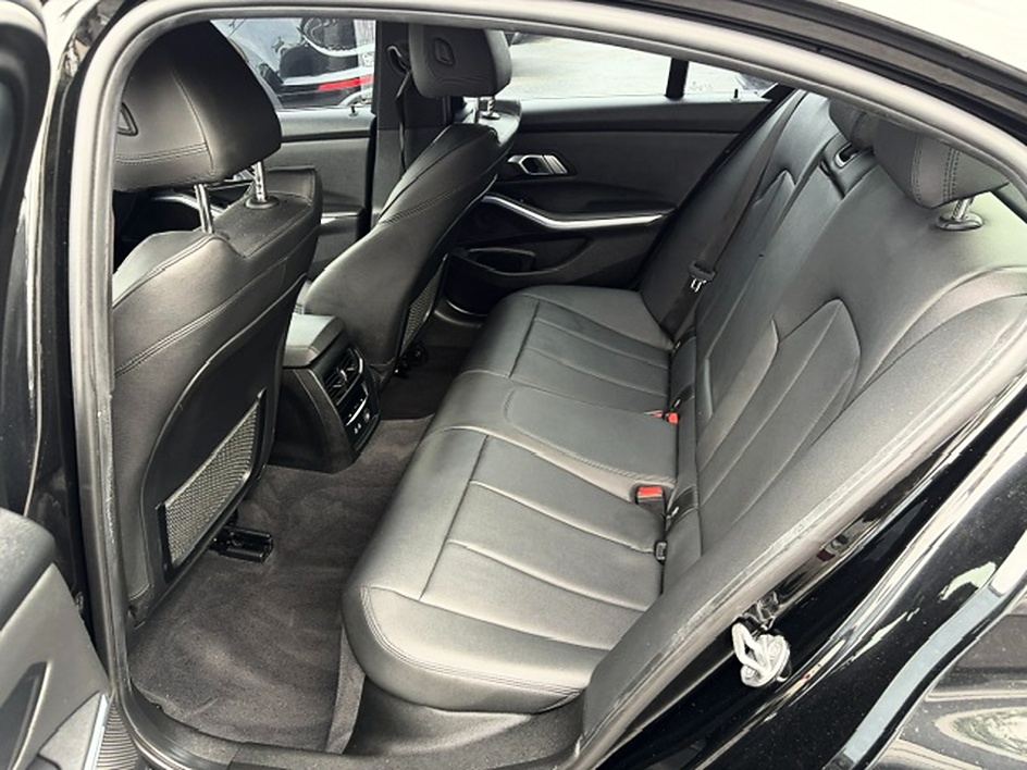 2019 BMW 3 Series 330i - Photo 7