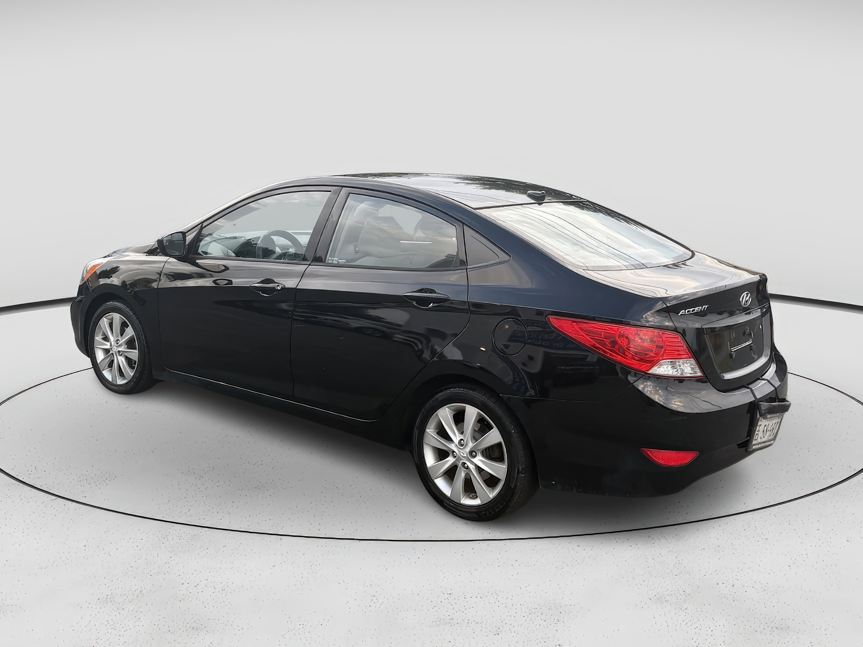 2014 Hyundai Accent GLS - Photo 10