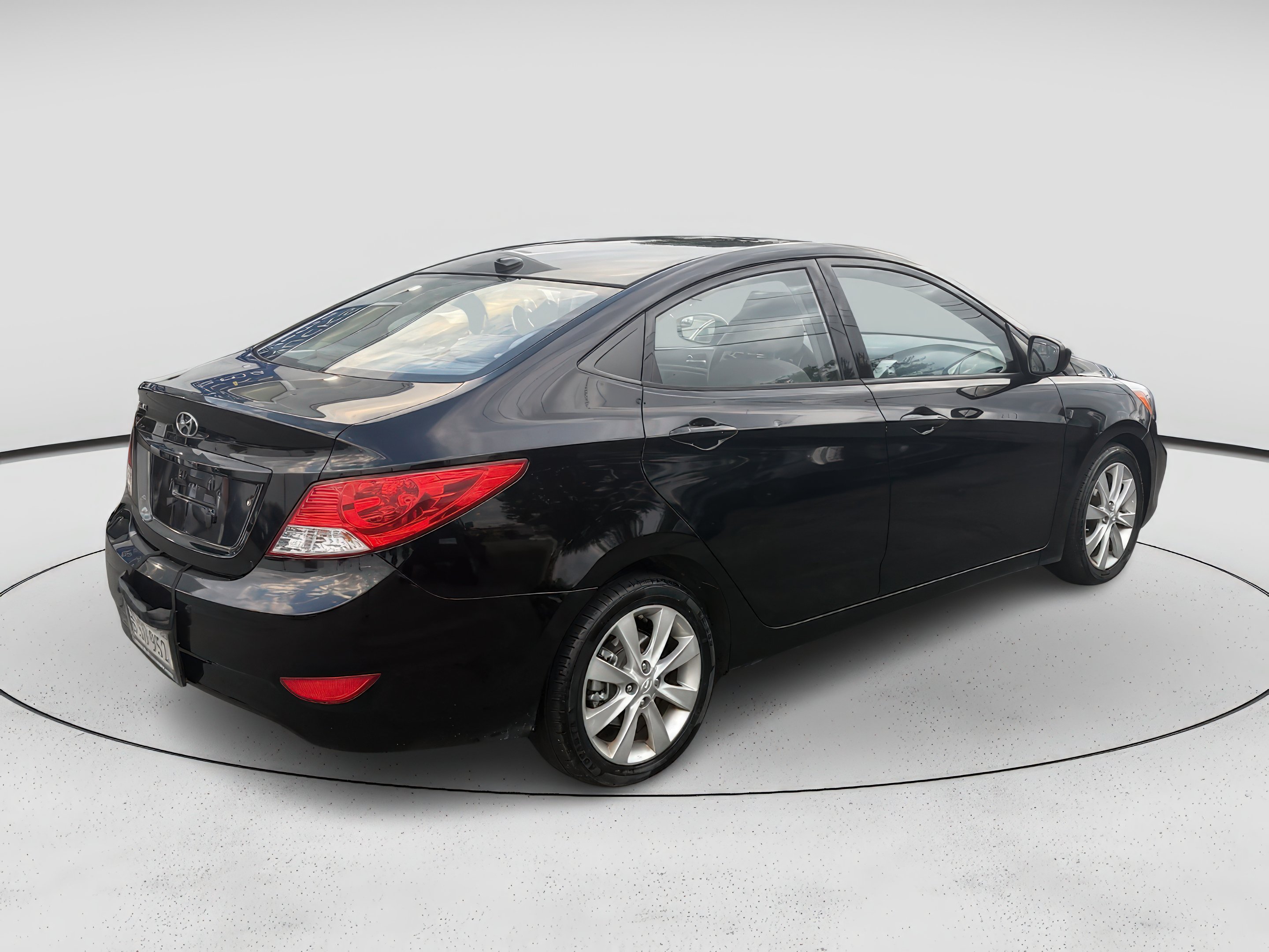 2014 Hyundai Accent GLS - Photo 9