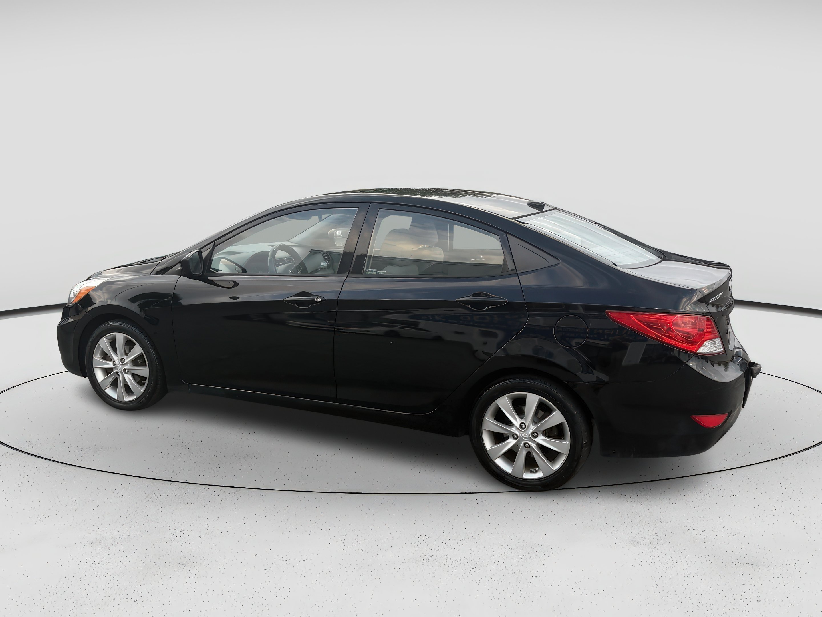 2014 Hyundai Accent GLS - Photo 11