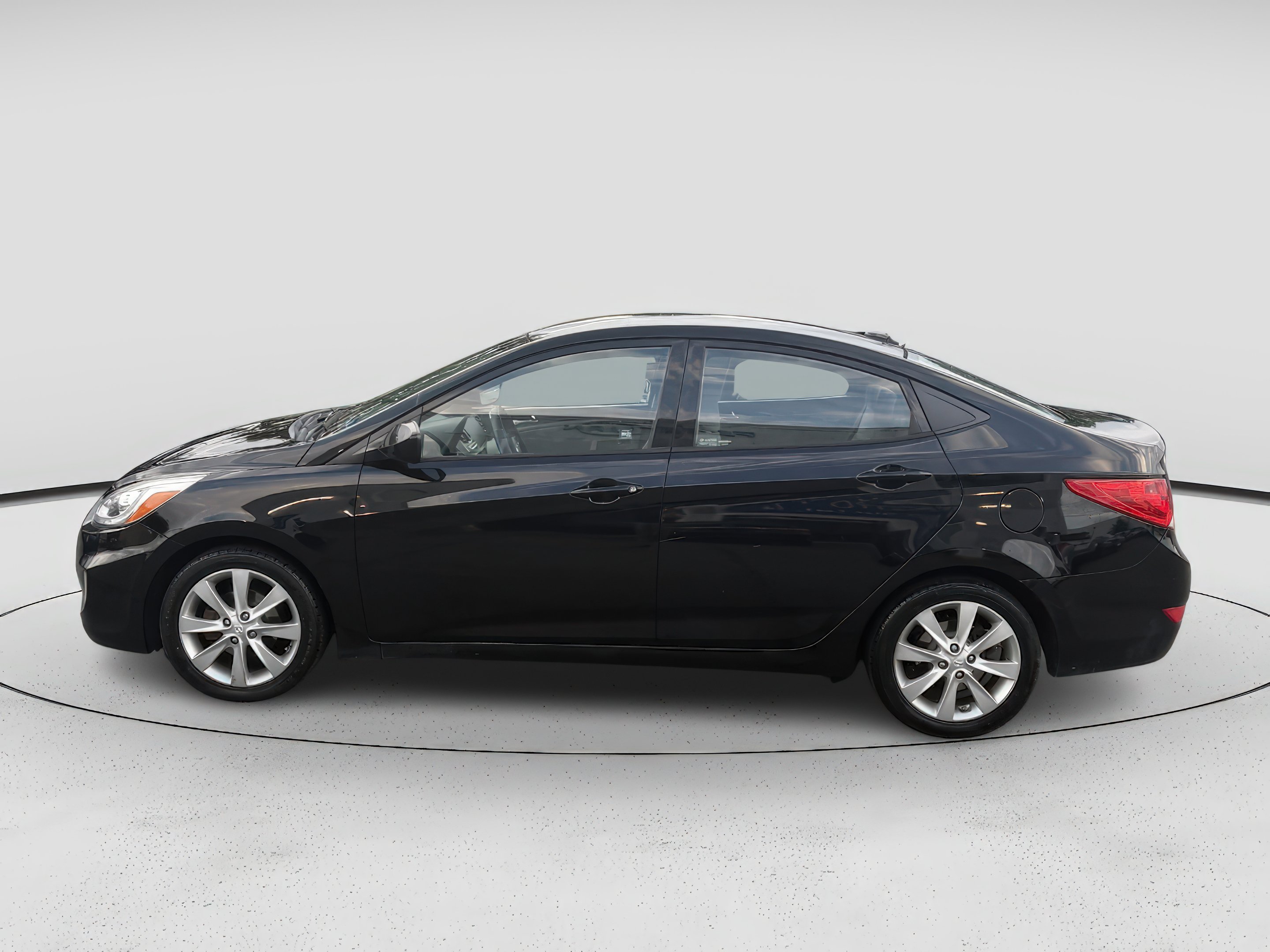 2014 Hyundai Accent GLS - Photo 12